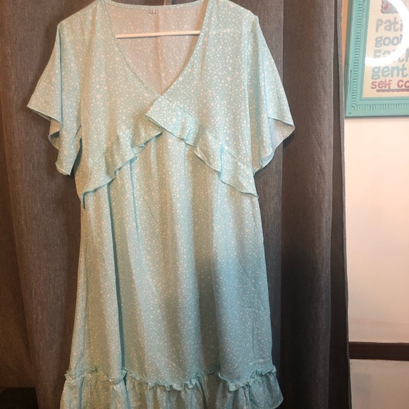 Woman’s spring Ruffled dress - Picture 2 of 9